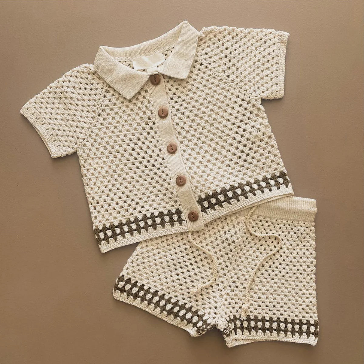 Petit Ensemble Tricoté Plage Douce – Haut et Short à Mailles Aérées