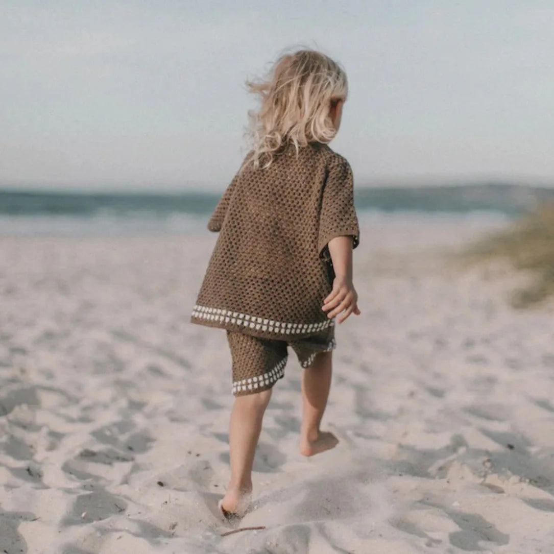 Petit Ensemble Tricoté Plage Douce – Haut et Short à Mailles Aérées