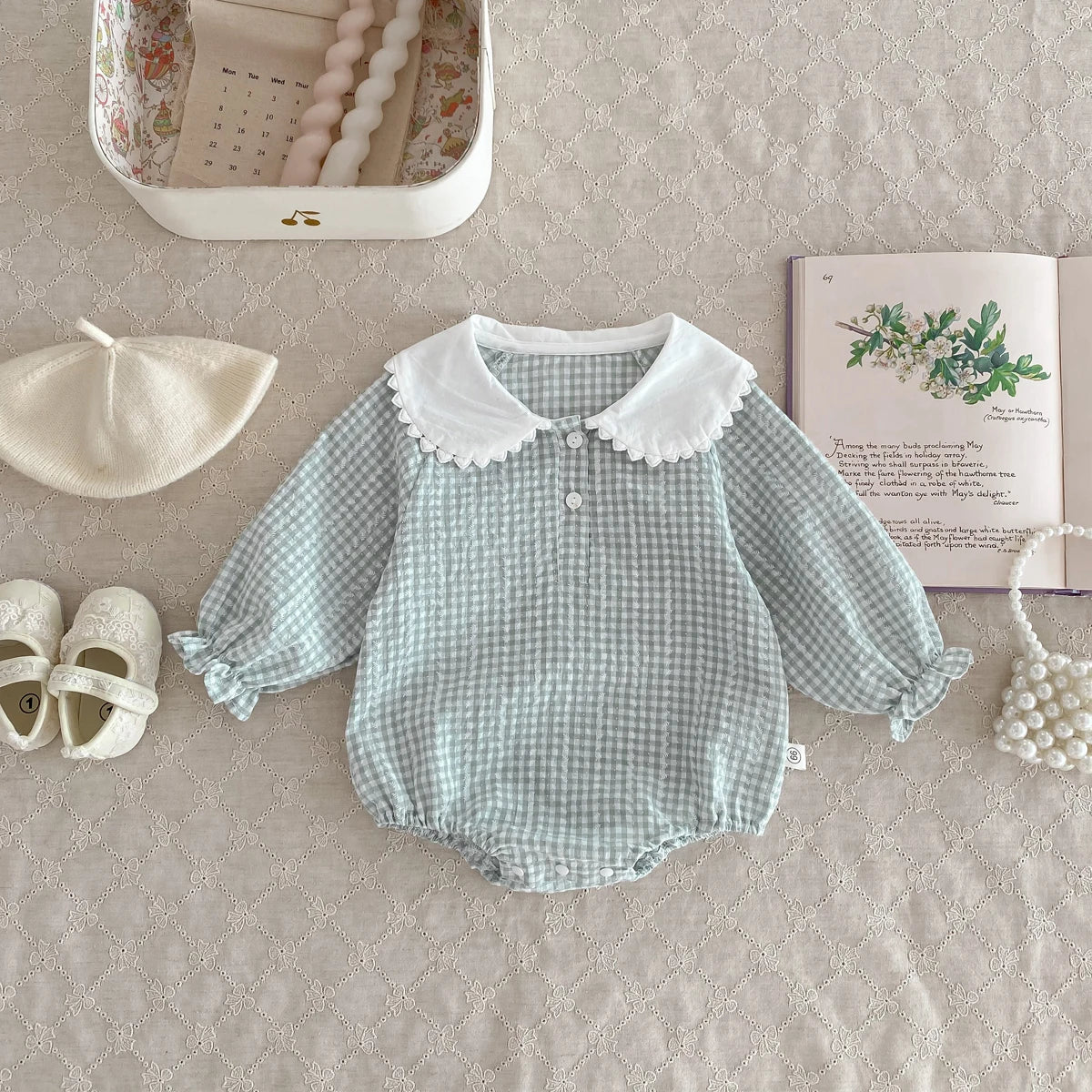 Barboteuse Bébé Chic à Col Claudine
