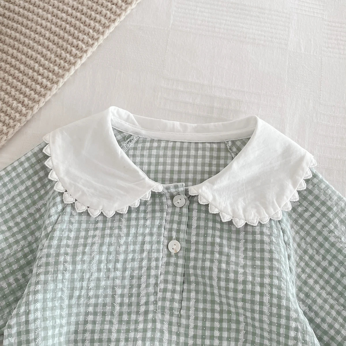 Barboteuse Bébé Chic à Col Claudine