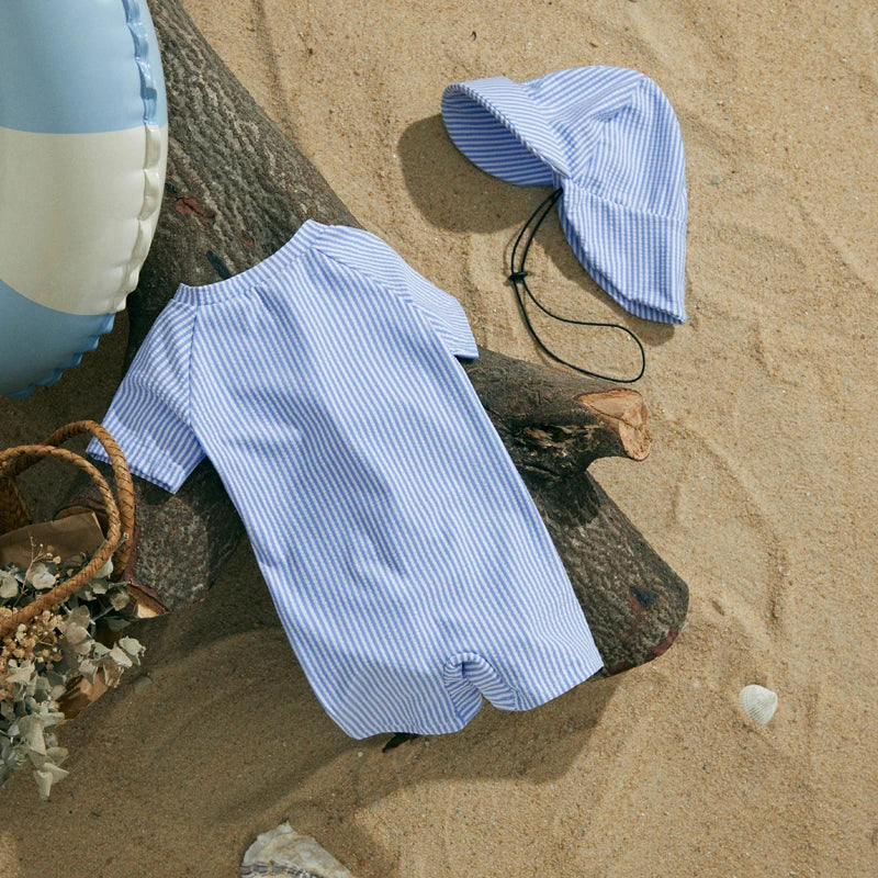 Ensemble de Bain Petit Marin – Rayé avec Chapeau (Anti-UV)